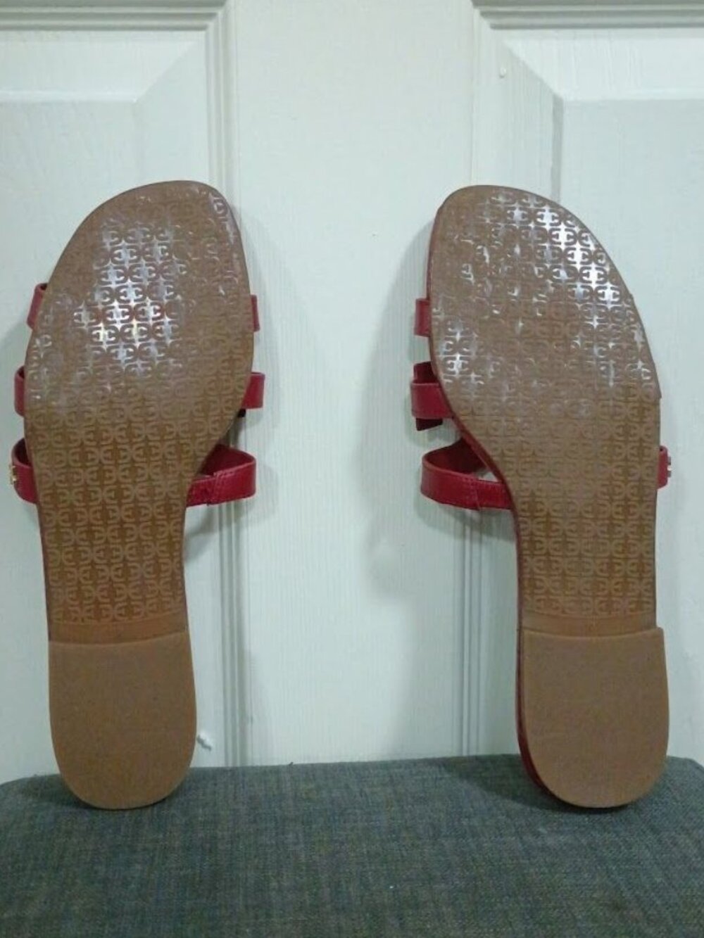 Sam Edelman Womens Red Crocodile-Embossed Slip-On Sandals Size 9.5 / 10 - Picture 7 of 7